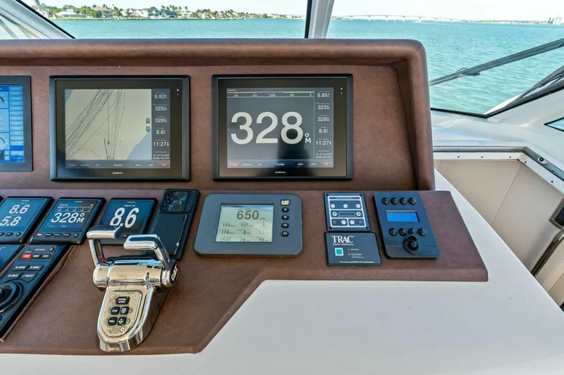 Slide: The Image of 2005 Lazzara Yachts 80 'Summerwind' - Skybridge Helm Controls - 5856267