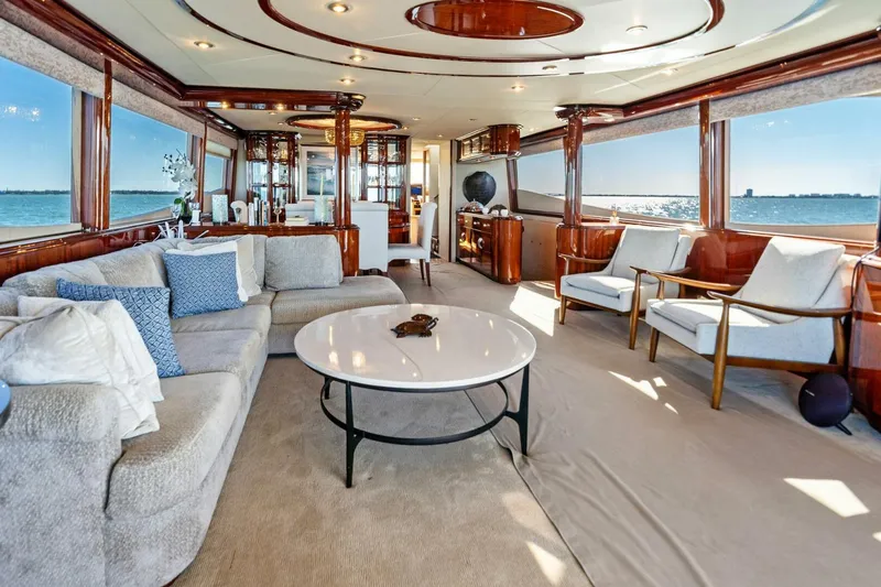 Slide: The Image of 2005 Lazzara Yachts 80 'Summerwind' - Salon - 5856235