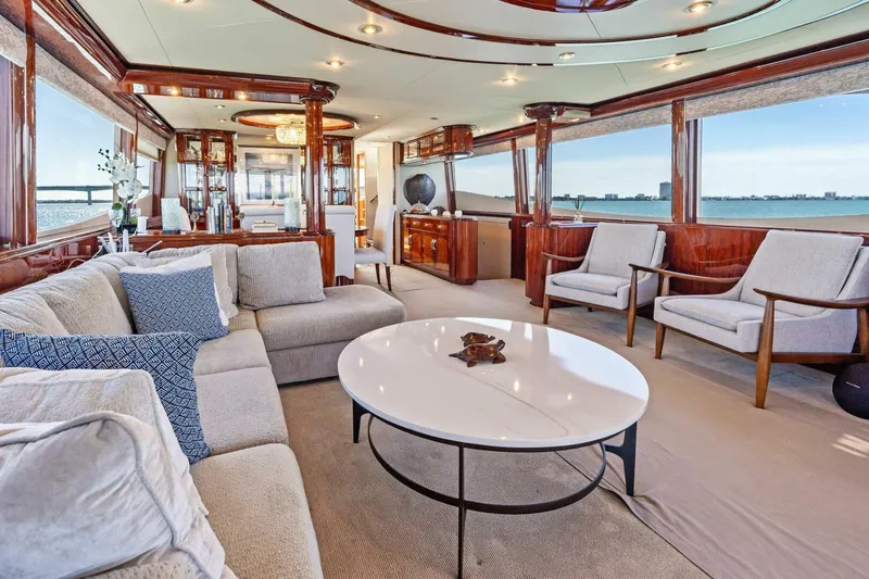 Slide: The Image of 2005 Lazzara Yachts 80 'Summerwind' - Salon - 5856254