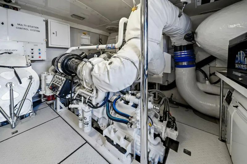 Slide: The Image of 2005 Lazzara Yachts 80 'Summerwind' - Engine Room - 5856314