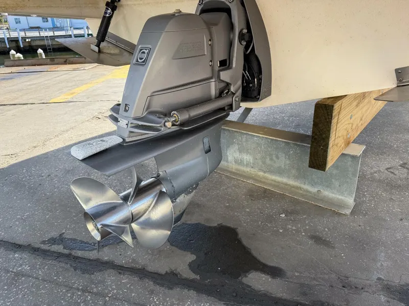 Slide: The Image of Regal 26 Express 2020 - 5871486