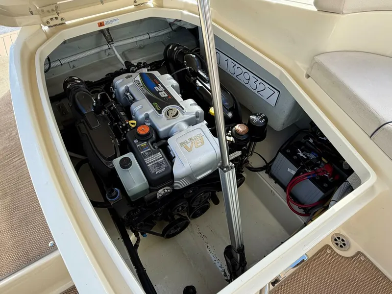 Slide: The Image of Chris-Craft 28 Launch GT 2023 - 5870100