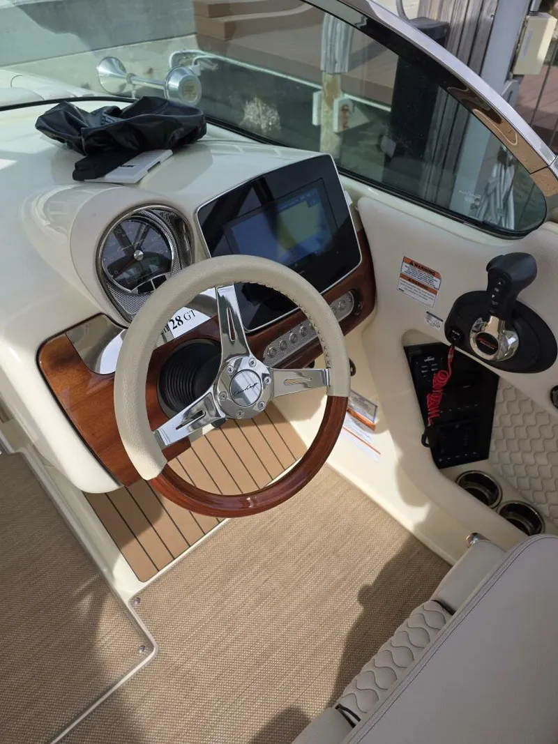 Slide: The Image of Chris-Craft 28 Launch GT 2023 - 5854598