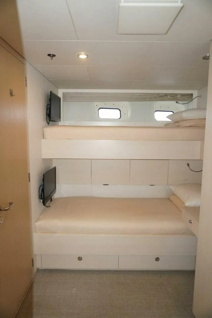 Slide: The Image of Crew Cabin - 5982876