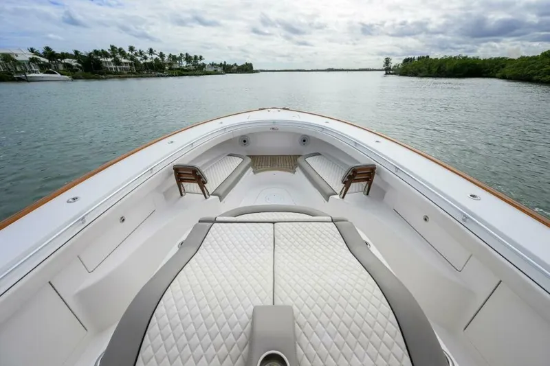 Slide: The Image of Valhalla 46 - Bow Seating 2022 Valhalla 46 Center Console - 5855451