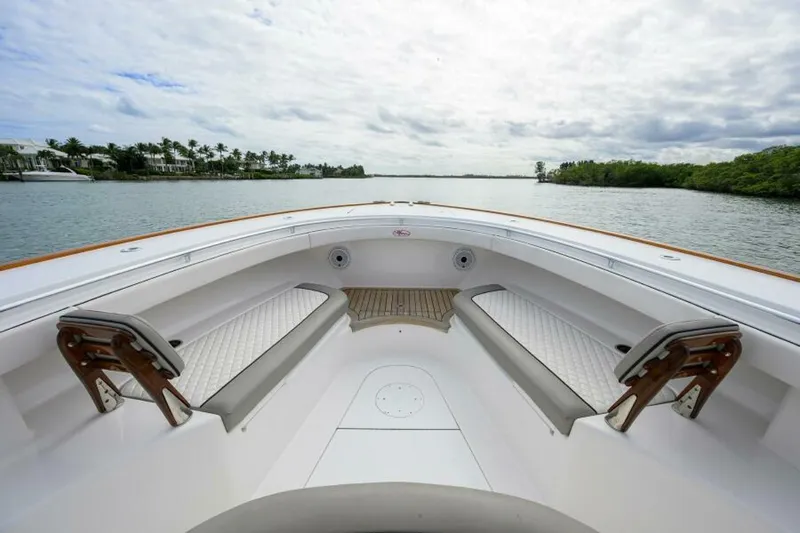 Slide: The Image of Valhalla 46 - Bow Seating 2022 Valhalla 46 Center Console - 5855452