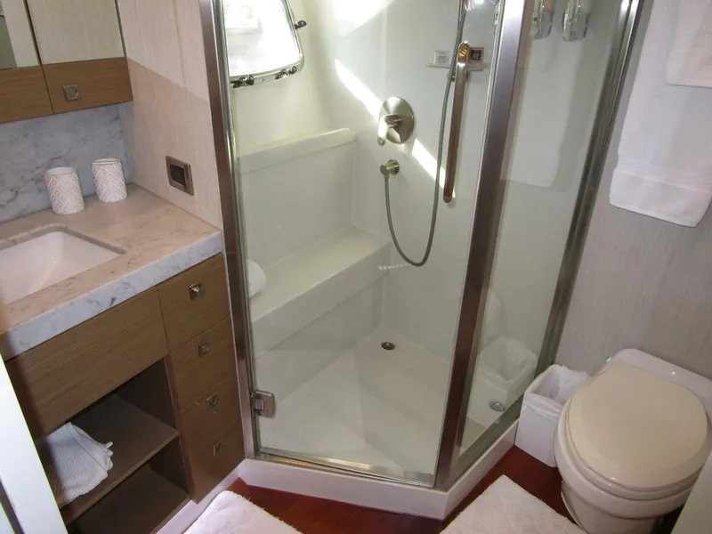 Slide: The Image of Bow VIP Head - 5861729