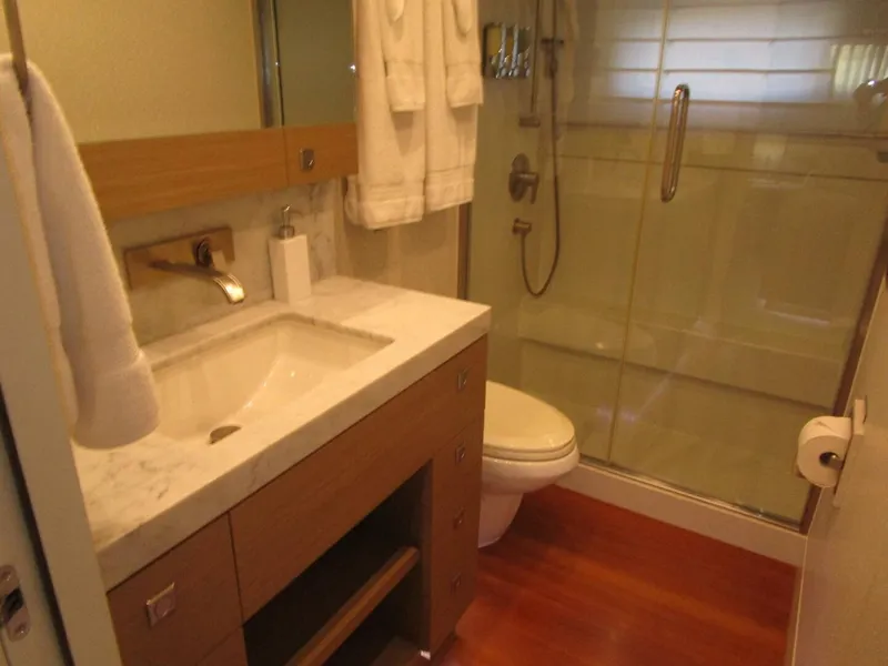 Slide: The Image of Starboard VIP Head - 5861733