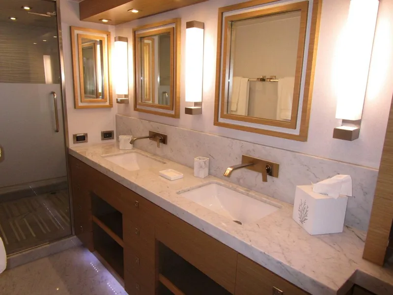 Slide: The Image of Master Head - 5861740