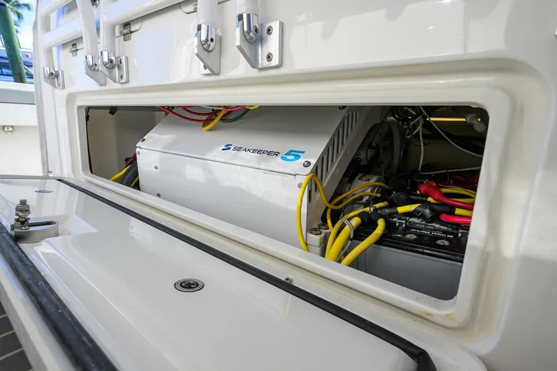 Slide: The Image of Regulator Marine 41 2021 - 5856155