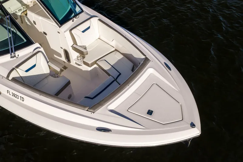 Slide: The Image of Tiara 34 LX 2022 - 5856444