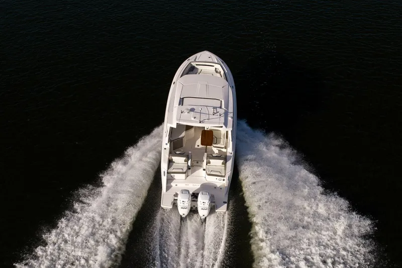 Slide: The Image of Tiara 34 LX 2022 - 5856452