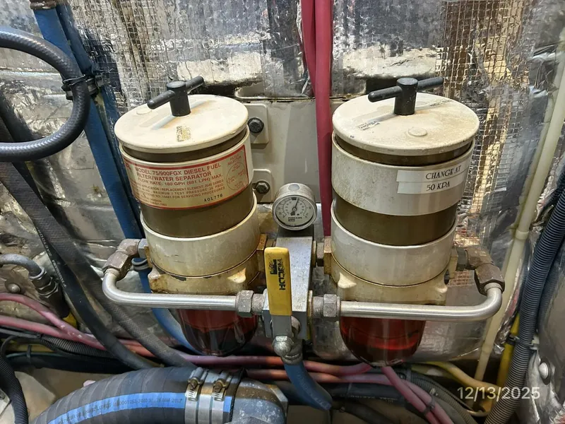 Slide: The Image of 60' Jefferson starboard Racor fuel filters - 5856703