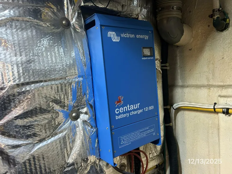 Slide: The Image of 60' Jefferson battery charger1 - 5856591