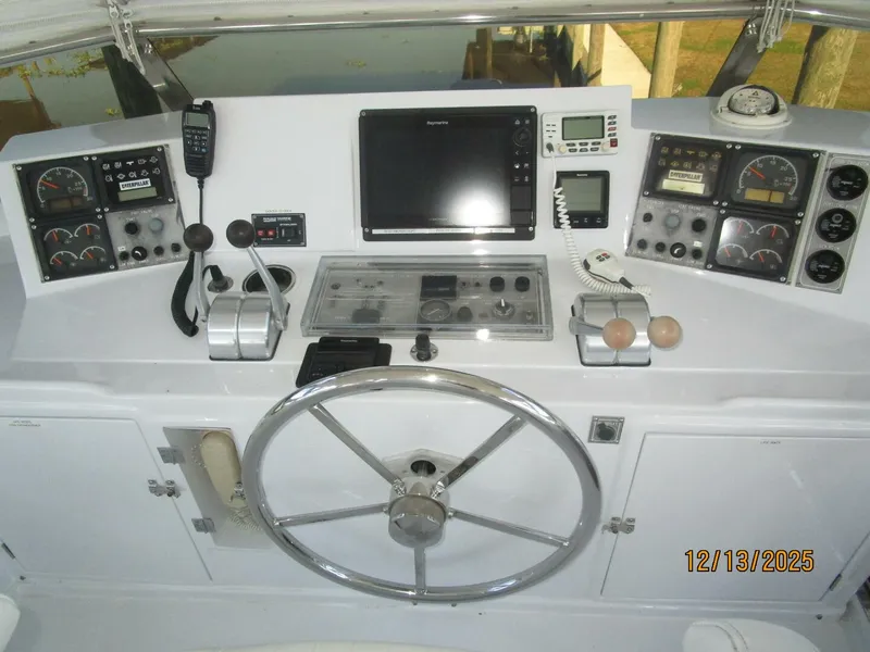 Slide: The Image of 60' Jefferson flybridge helm2 - 5856611