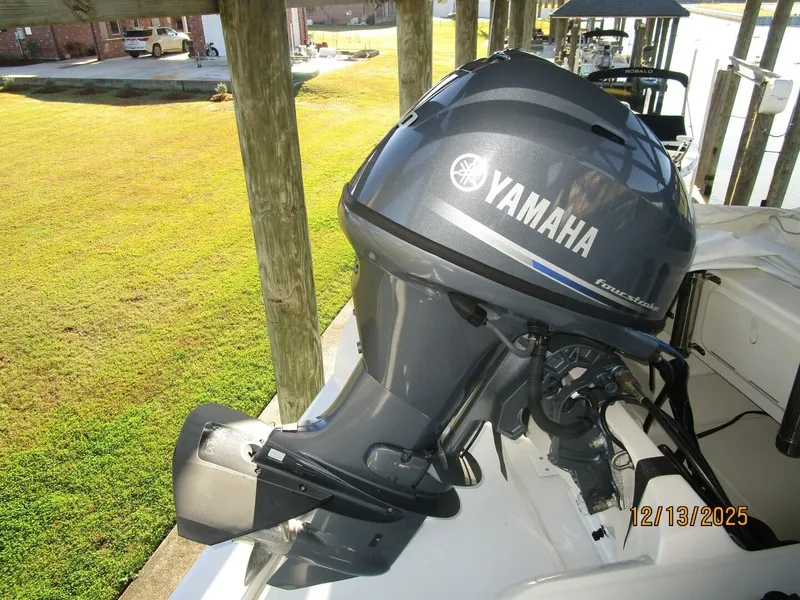 Slide: The Image of 60' Jefferson tender outboard - 5856710