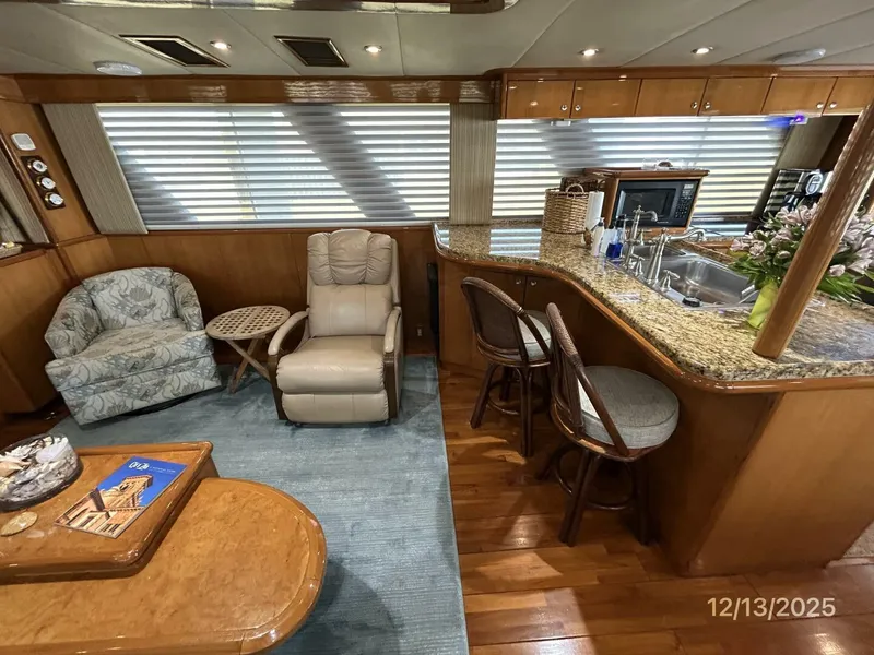 Slide: The Image of 60' Jefferson salon starboard - 5856688