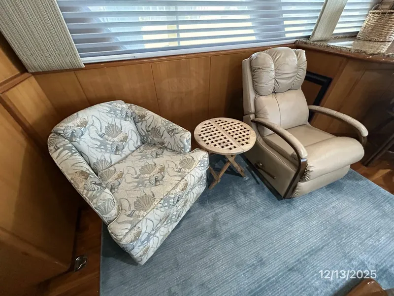Slide: The Image of 60' Jefferson salon starboard seating - 5856689