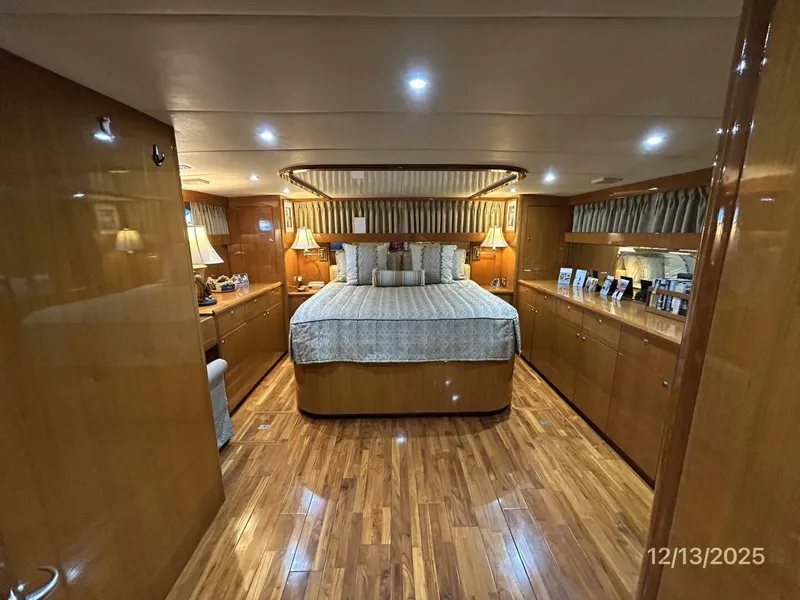 Slide: The Image of 60' Jefferson master stateroom - 5856644