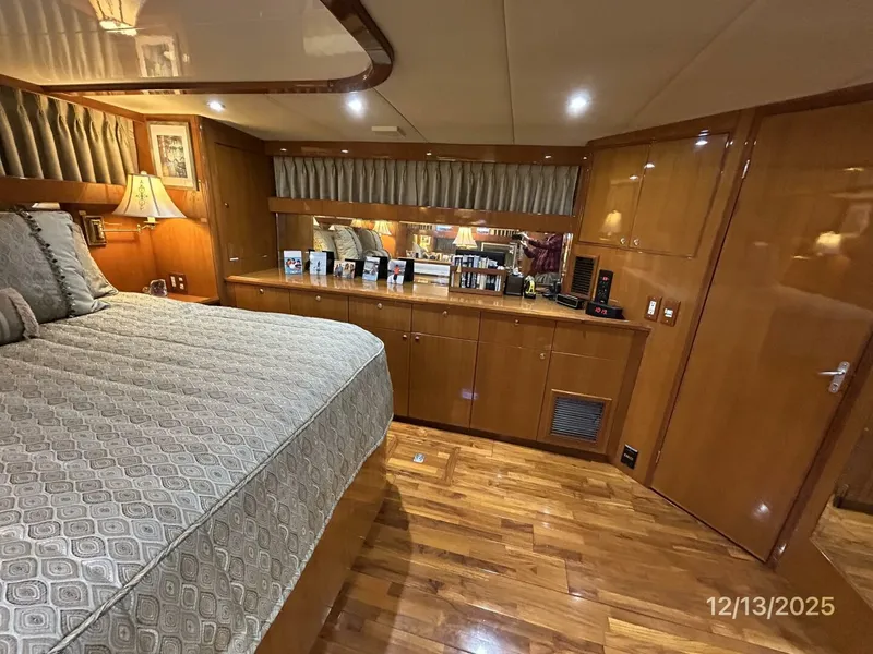Slide: The Image of 60' Jefferson master stateroom port - 5856645