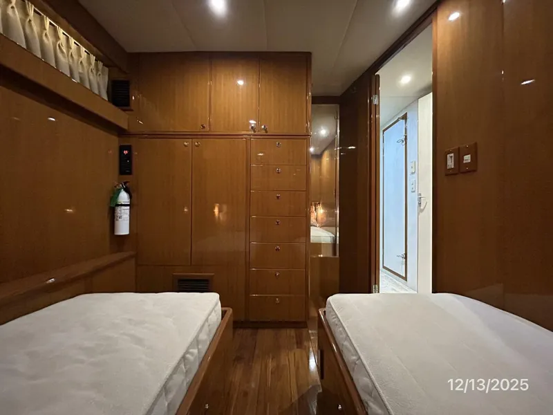 Slide: The Image of 60' Jefferson starboard guest stateroom aft - 5856698