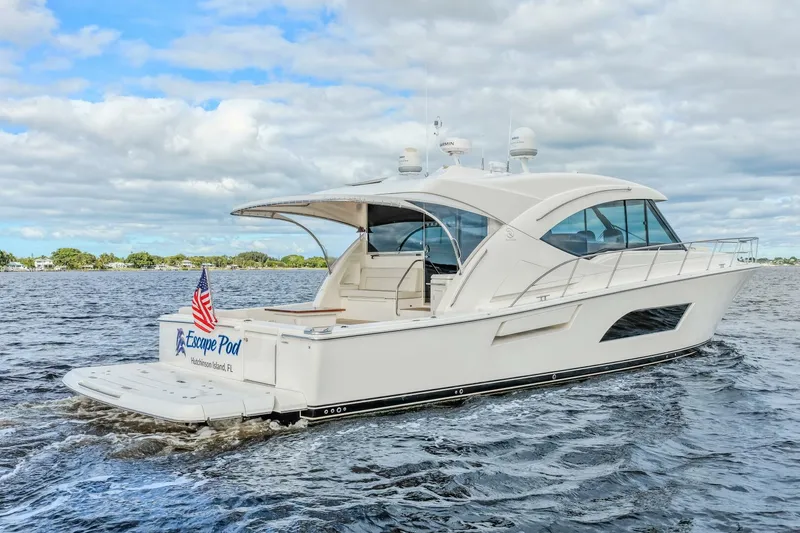 Slide: The Image of Riviera 565 SUV 2015 - 5856767