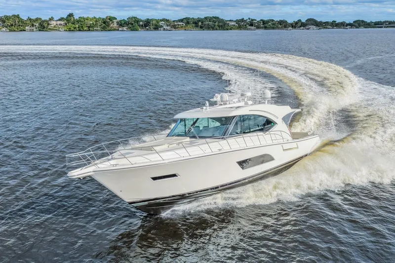 Slide: The Image of Riviera 565 SUV 2015 - 5856787