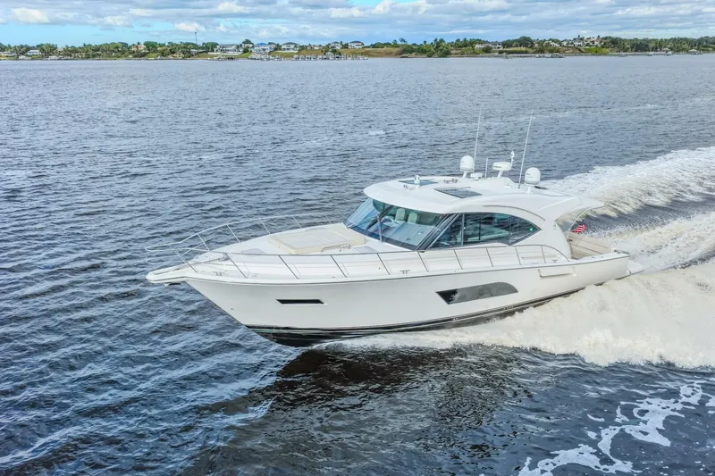 Slide: The Image of Riviera 565 SUV 2015 - 5856791