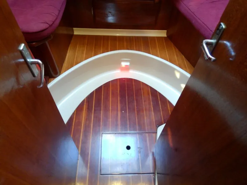 Slide: The Image of Hunter Passage 42 1992 - 5857167