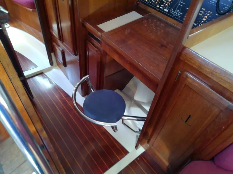 Slide: The Image of Hunter Passage 42 1992 - 5857174