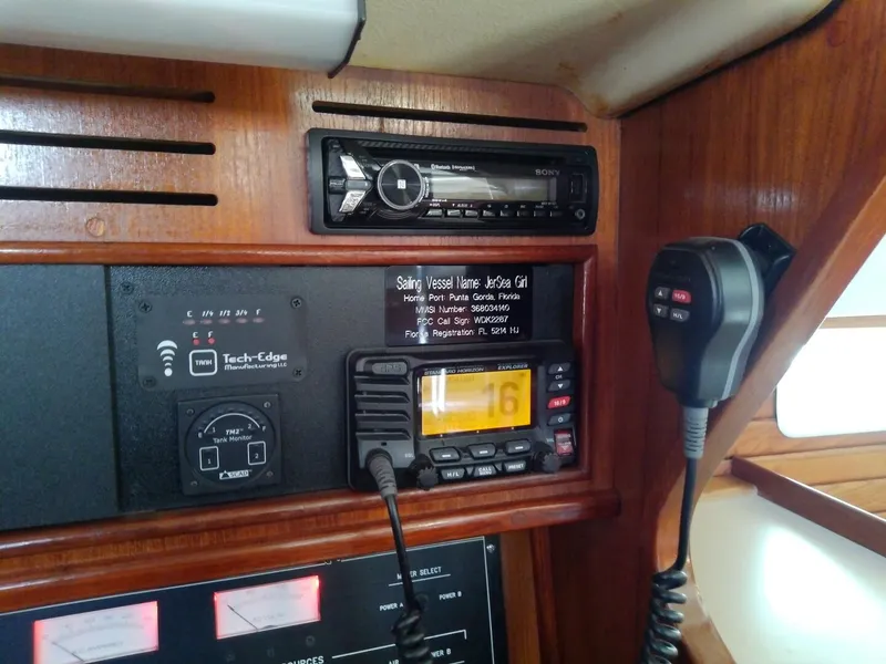 Slide: The Image of Hunter Passage 42 1992 - 5857176