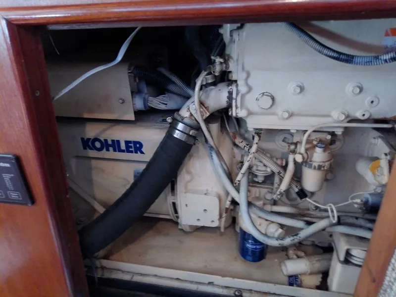 Slide: The Image of Hunter Passage 42 1992 - 5857192