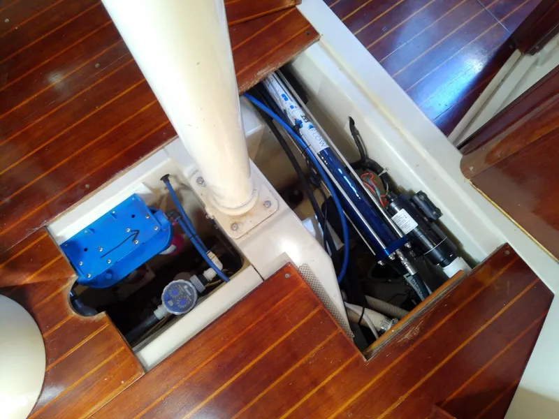 Slide: The Image of Hunter Passage 42 1992 - 5857196