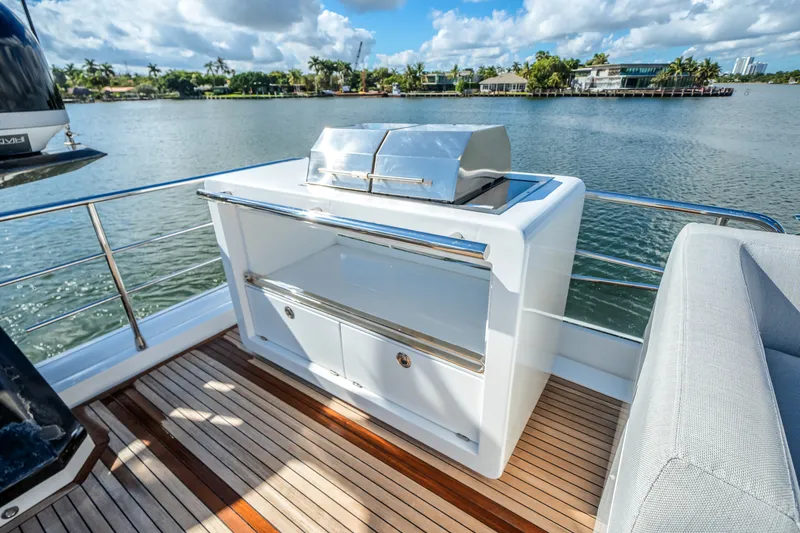Slide: The Image of Azimut S7 2022 - 5857265