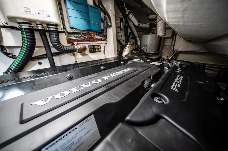 Slide: The Image of Azimut S7 2022 - 5857271