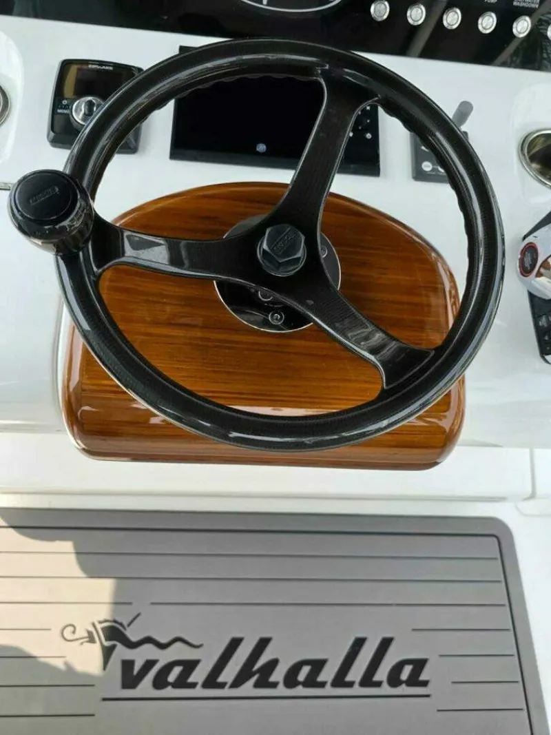 Slide: The Image of Valhalla 33 JUST ONE MORE - Exterior Helm 2023 Valhalla 33 JUST ONE MORE - 7654494