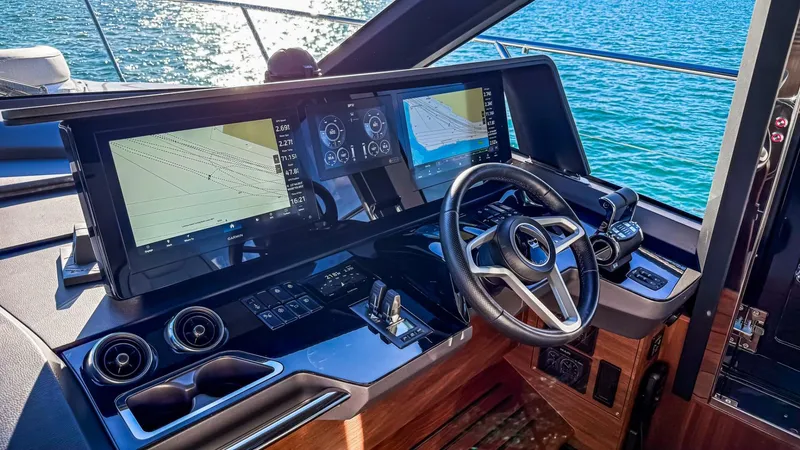 Slide: The Image of Princess S65 Sportbridge 2026 - 5928452