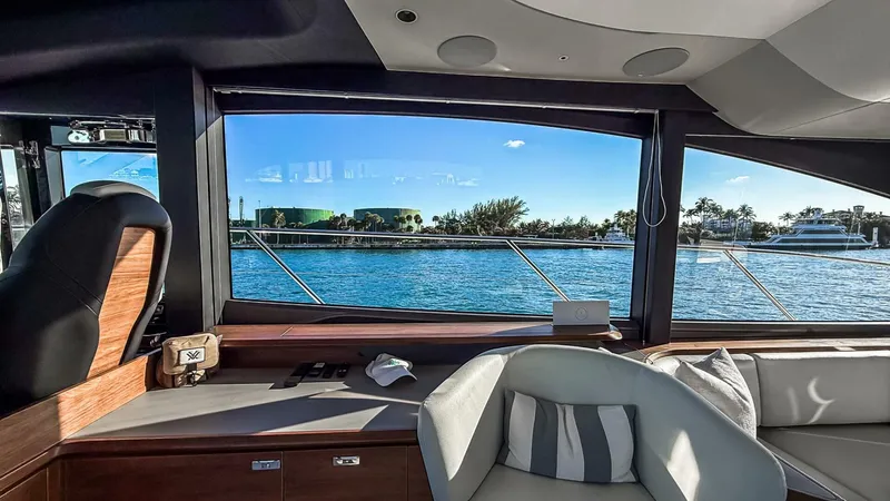 Slide: The Image of Princess S65 Sportbridge 2026 - 5928500