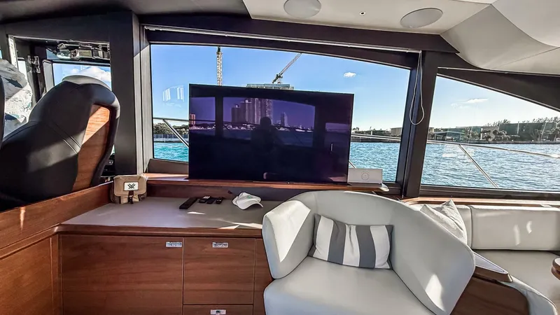 Slide: The Image of Princess S65 Sportbridge 2026 - 5928501