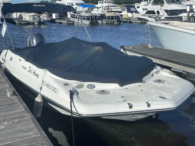 Slide: The Image of Hurricane SunDeck Sport 202 OB 2017 - 5859616