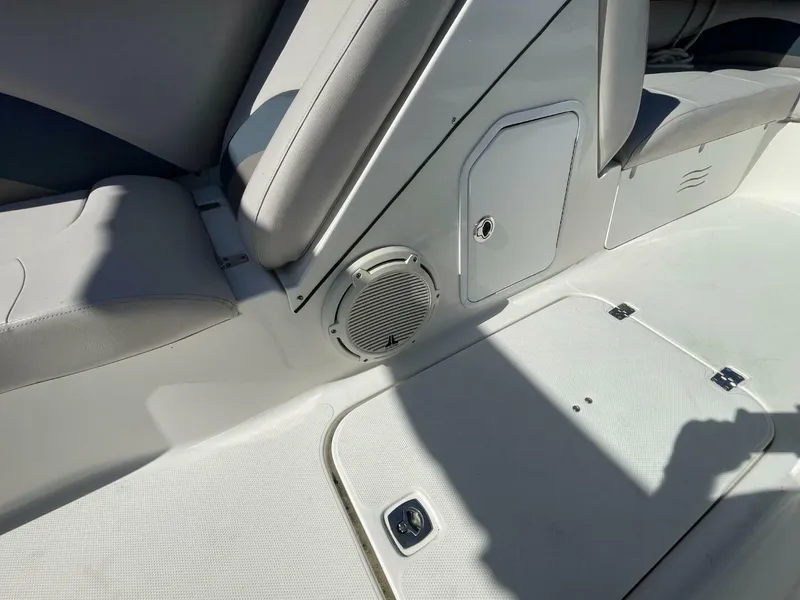 Slide: The Image of Hurricane SunDeck Sport 202 OB 2017 - 5859644