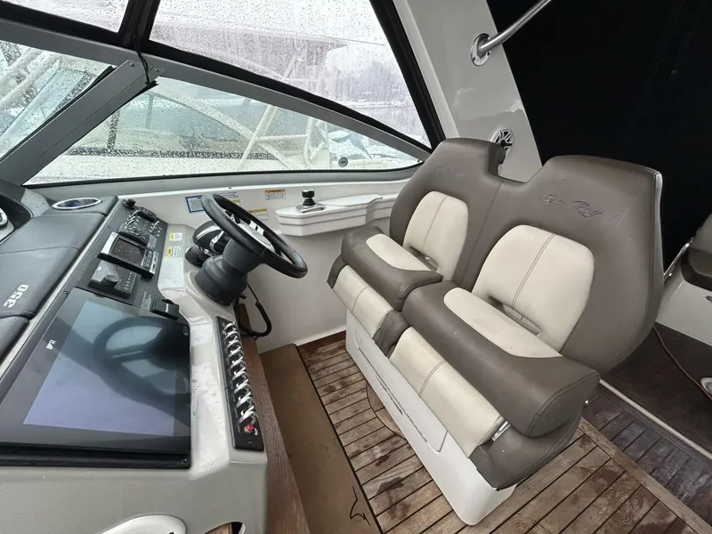 Slide: The Image of Sea Ray 350 Sundancer 2014 - 5860024