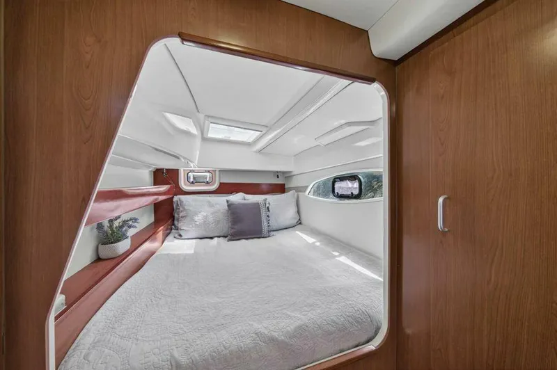 Slide: The Image of Leopard 38 2011 - 5860079