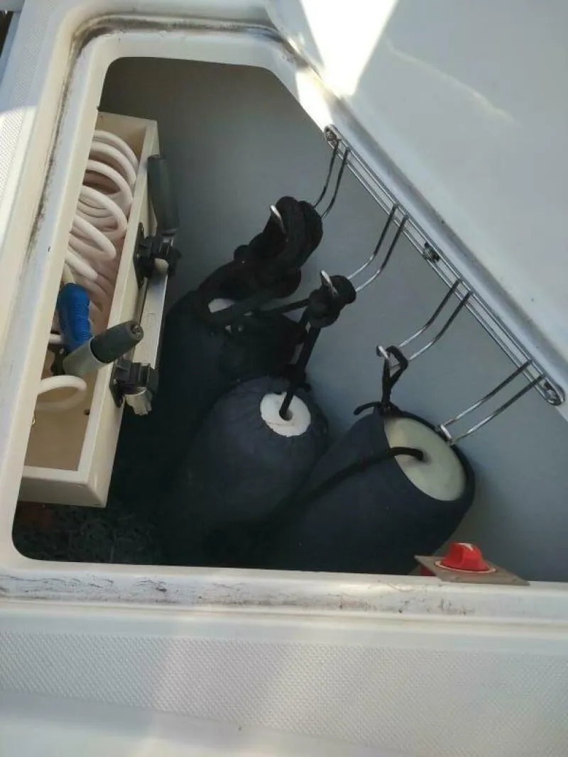 Slide: The Image of Regal 42 Fly 2021 - 5860234