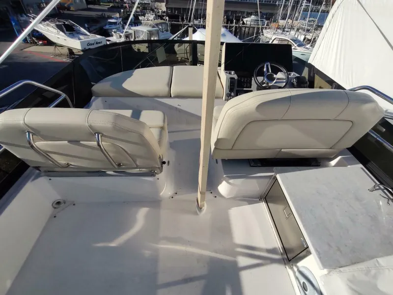 Slide: The Image of Regal 42 Fly 2021 - 5860238