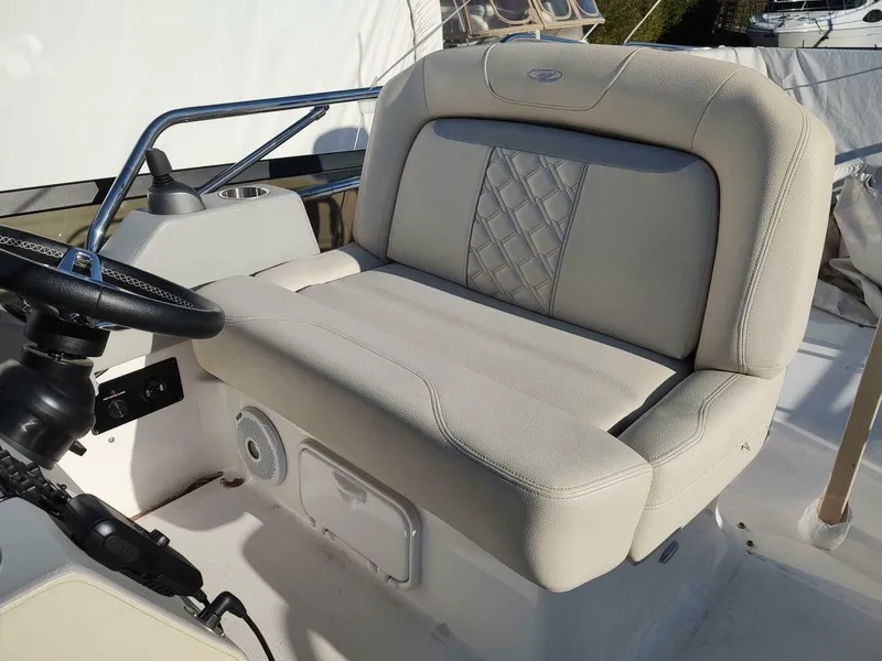 Slide: The Image of Regal 42 Fly 2021 - 5860239