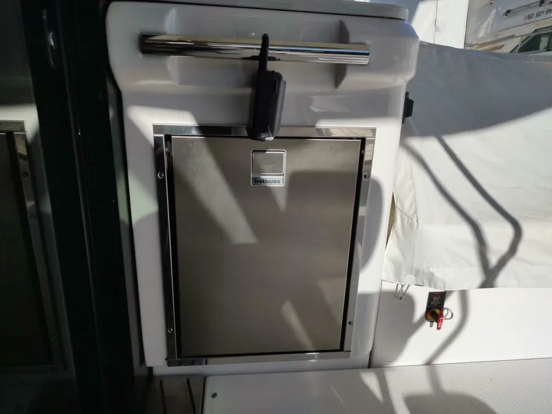 Slide: The Image of Regal 42 Fly 2021 - 5860255