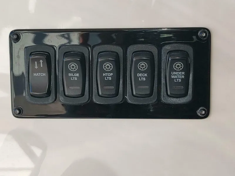 Slide: The Image of Regal 42 Fly 2021 - 5860256