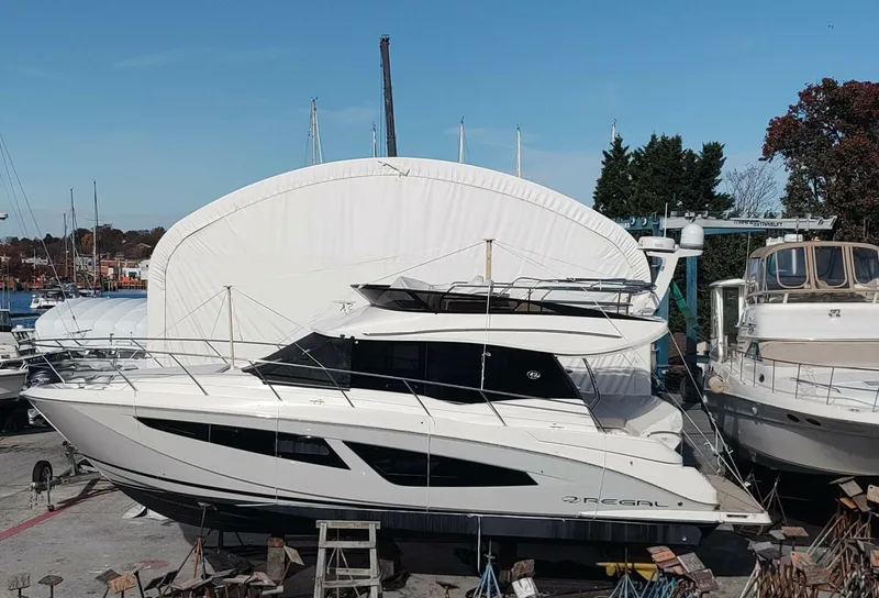 Slide: The Image of Regal 42 Fly 2021 - 5860223