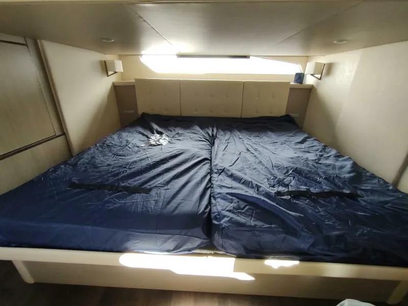 Slide: The Image of Regal 42 Fly 2021 - 5860283